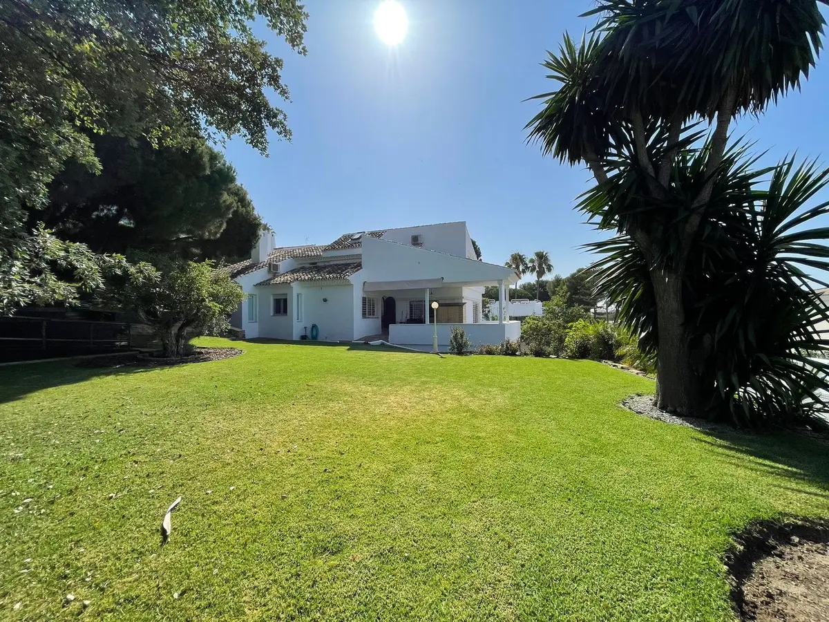 Detached Villa in Estepona