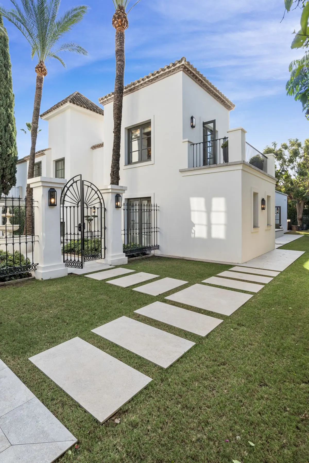 Detached Villa in Nueva Andalucía