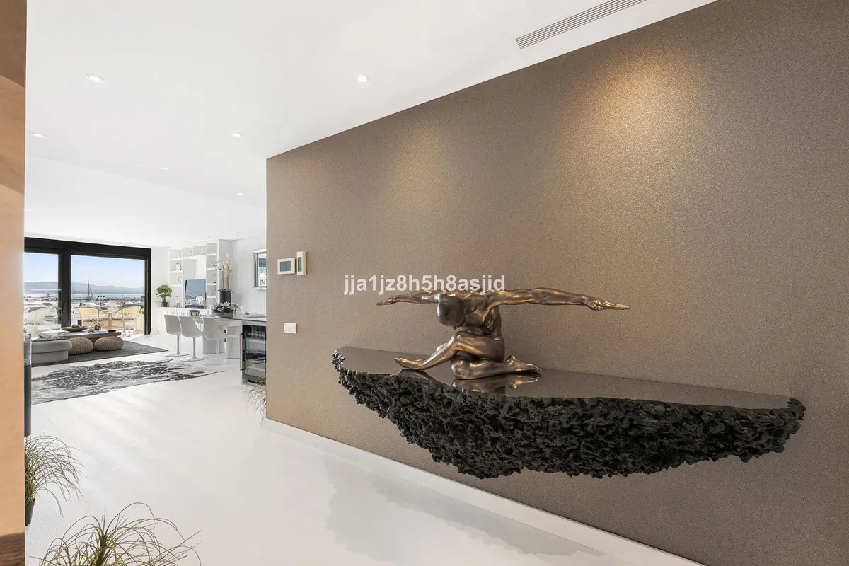 Middle Floor Apartment in Puerto Banús
