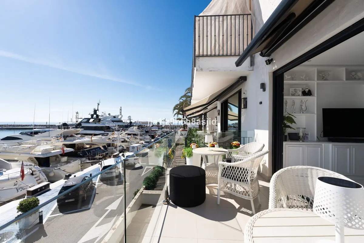 Middle Floor Apartment in Puerto Banús