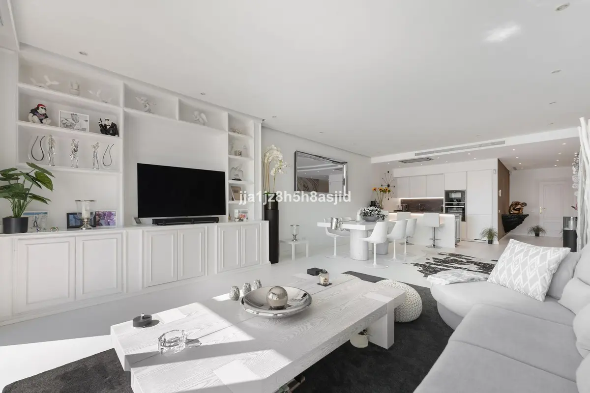 Middle Floor Apartment in Puerto Banús