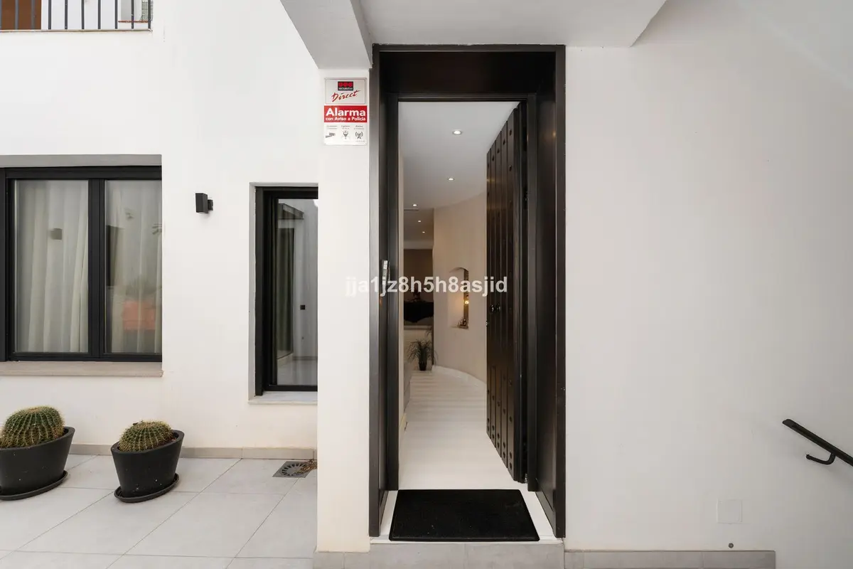Middle Floor Apartment in Puerto Banús