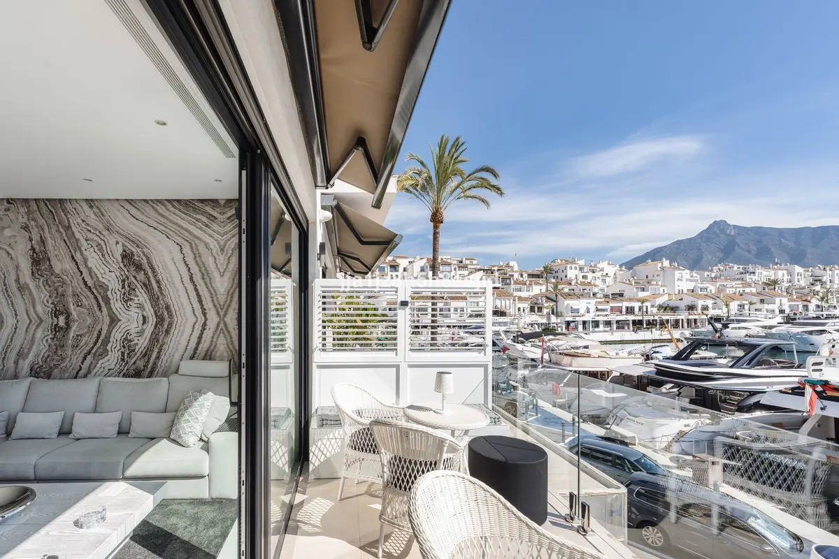 Middle Floor Apartment in Puerto Banús