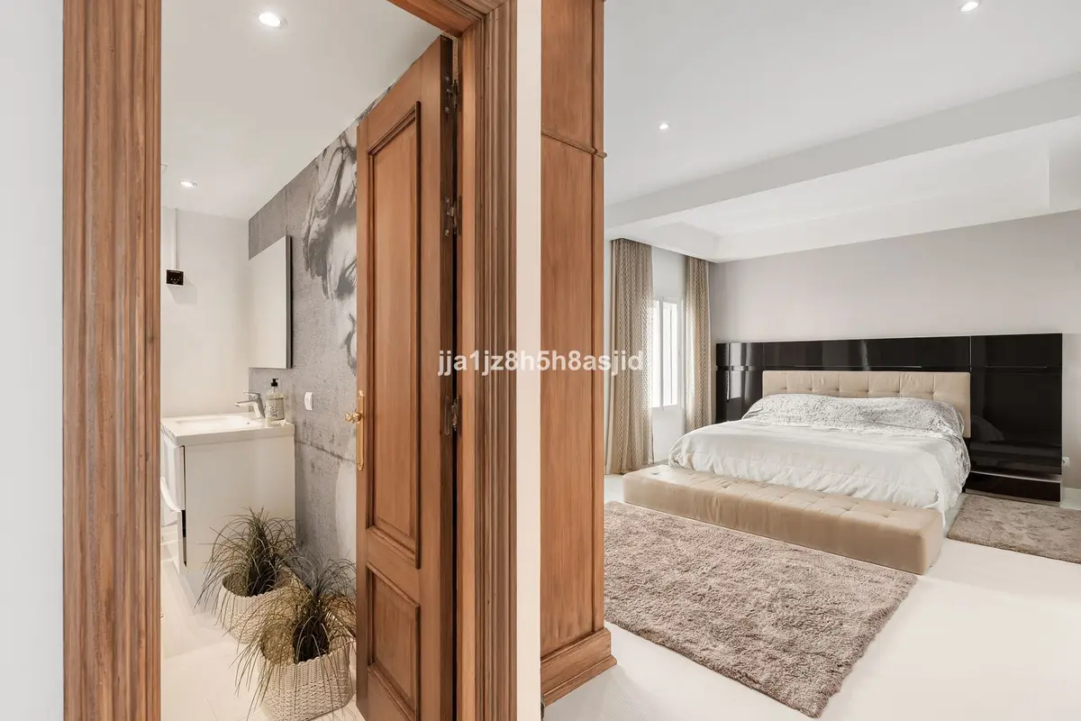 Middle Floor Apartment in Puerto Banús