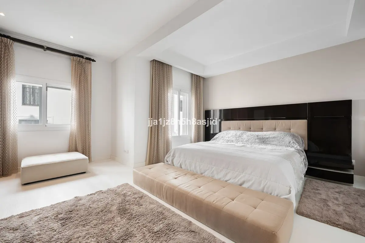 Middle Floor Apartment in Puerto Banús