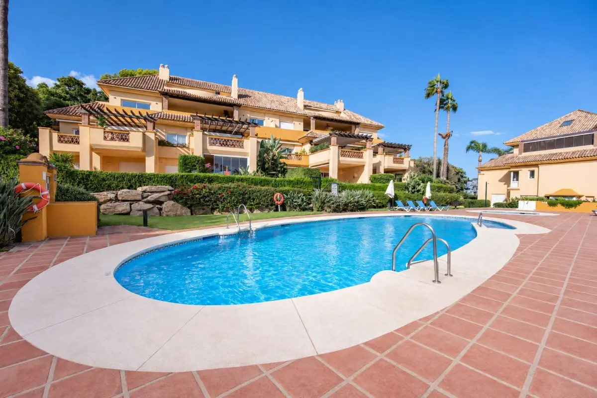 Middle Floor Apartment in Río Real