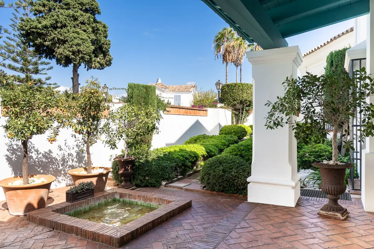 Detached Villa in Guadalmina Baja