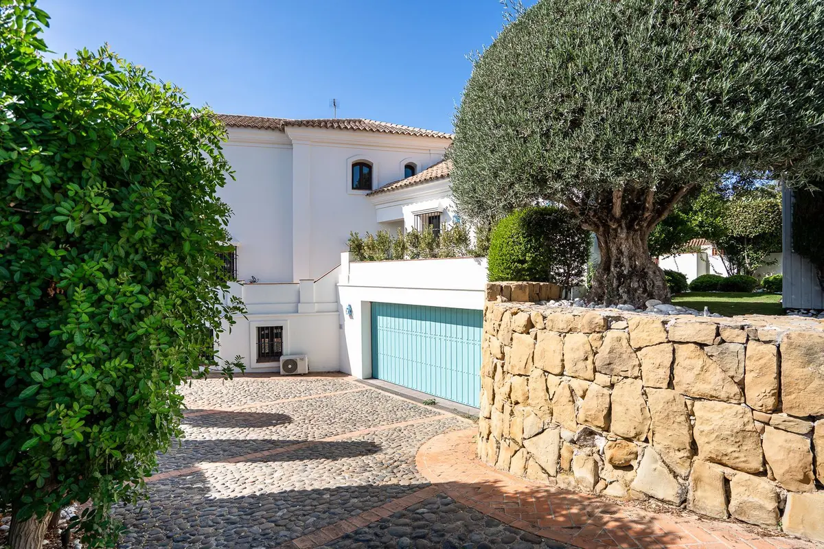 Detached Villa in Guadalmina Baja