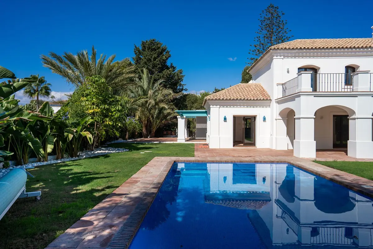 Detached Villa in Guadalmina Baja
