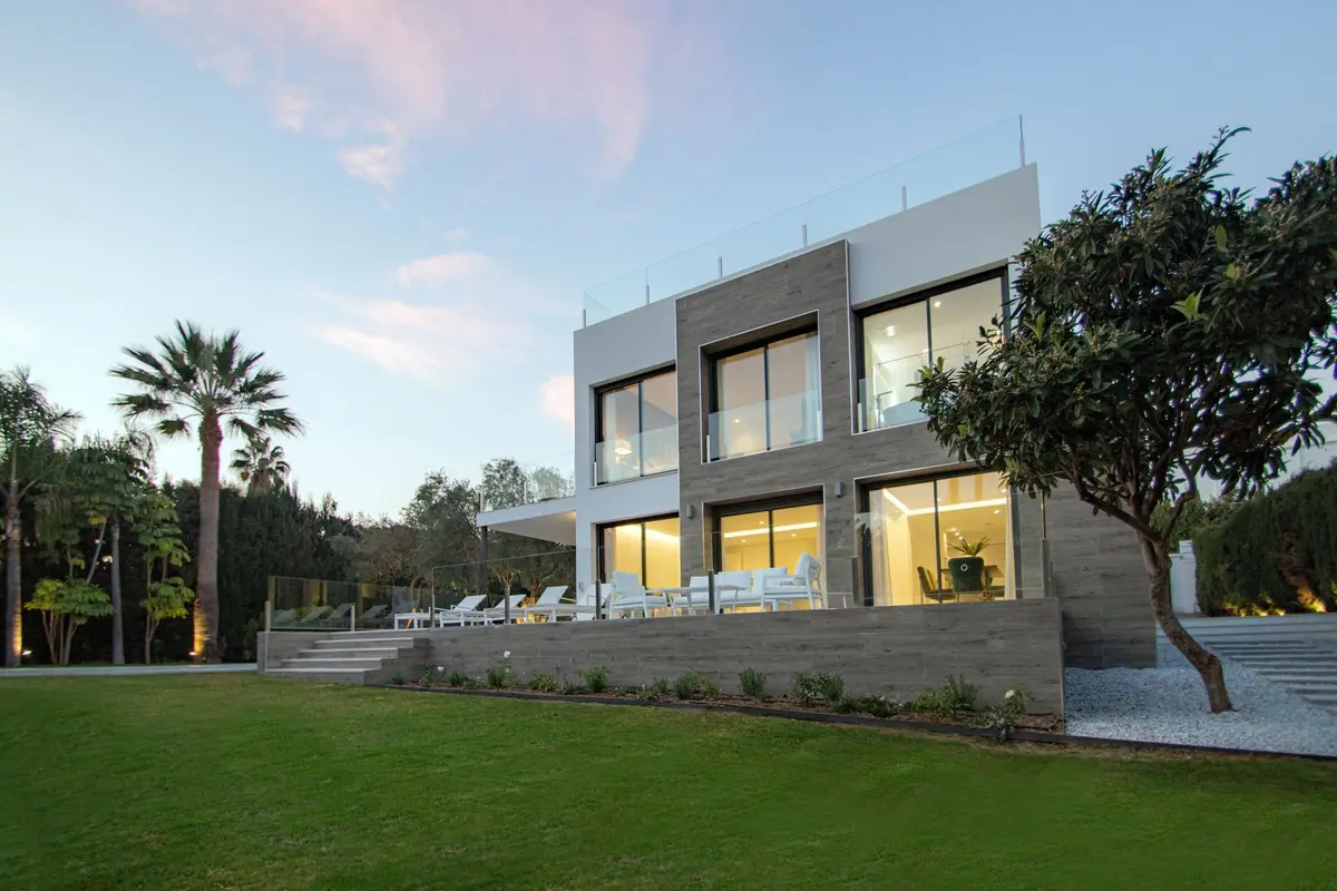 Detached Villa in Nueva Andalucía