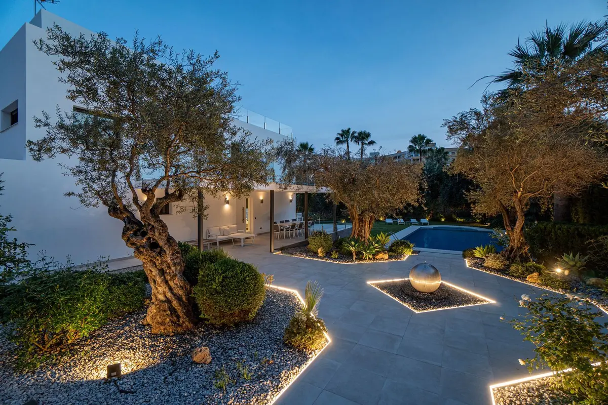 Detached Villa in Nueva Andalucía