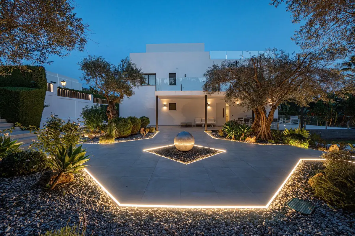 Detached Villa in Nueva Andalucía