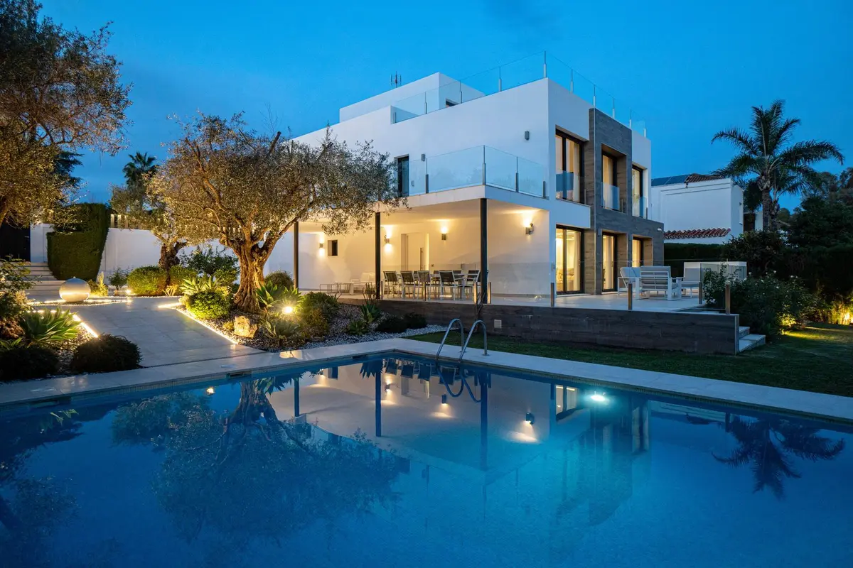 Detached Villa in Nueva Andalucía