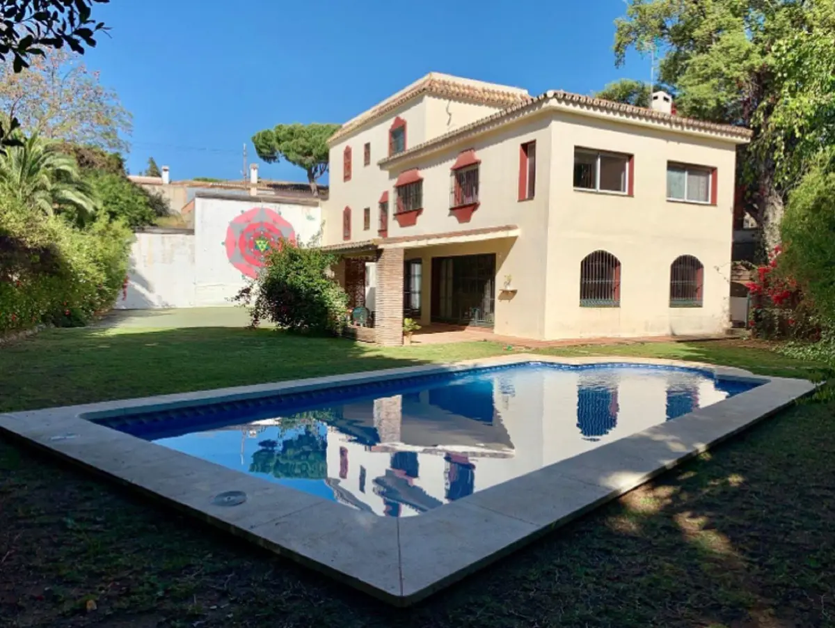 Detached Villa in Elviria