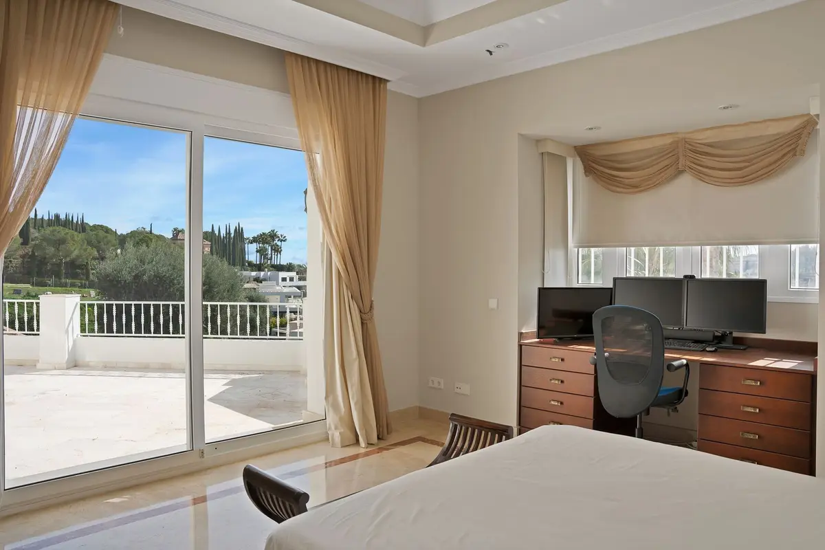Detached Villa in Nueva Andalucía