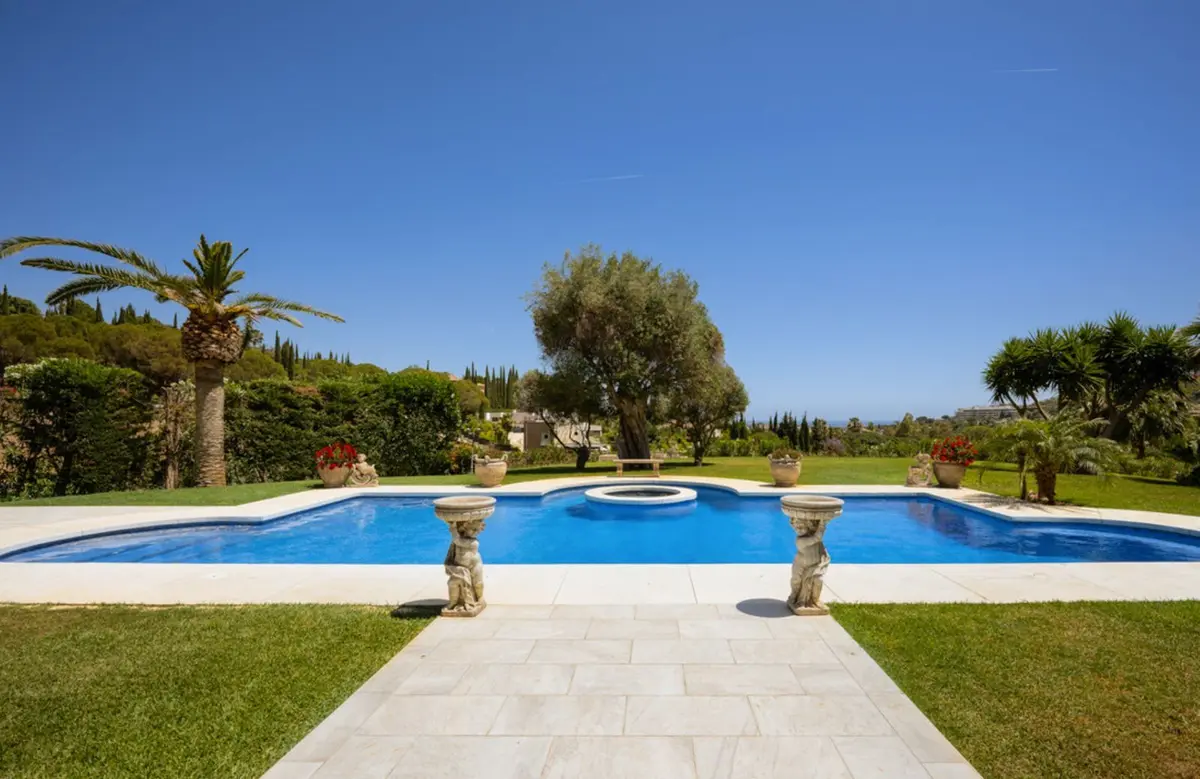 Detached Villa in Nueva Andalucía