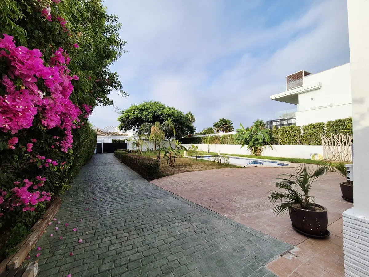 Detached Villa in Guadalmina Baja