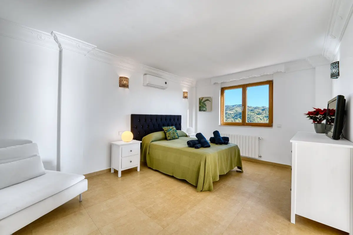 Detached Villa in Elviria