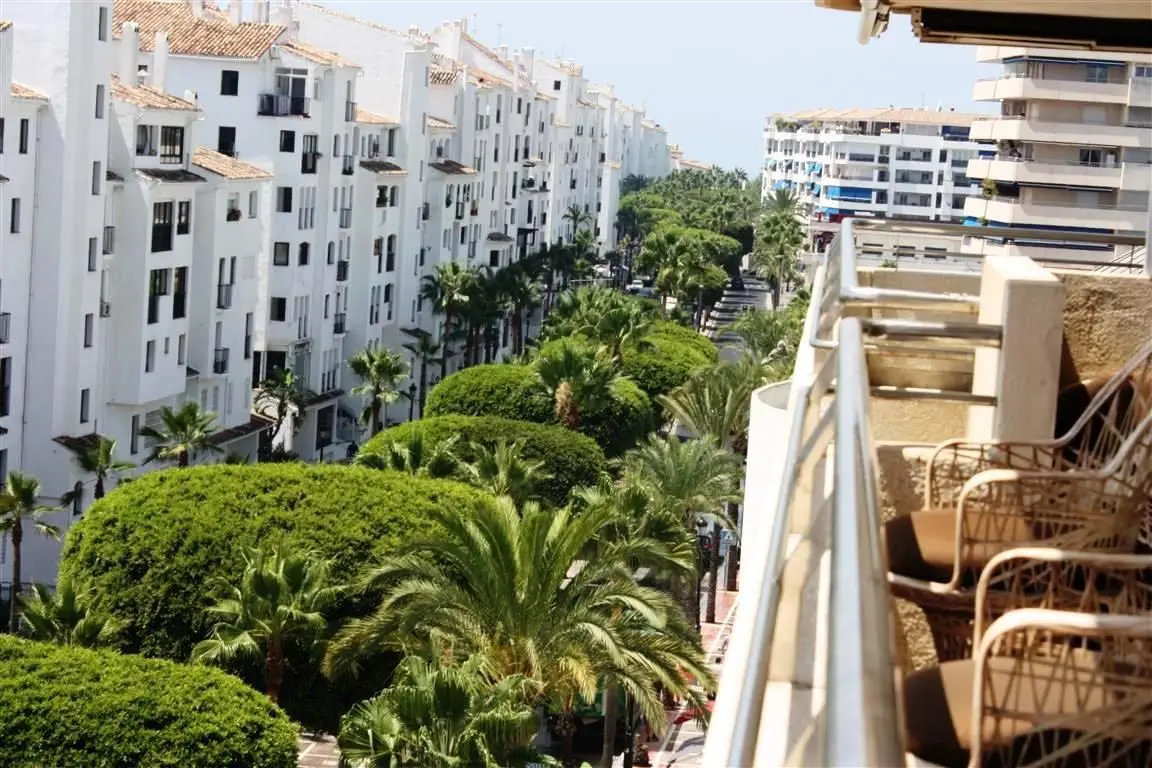 Middle Floor Apartment in Puerto Banús