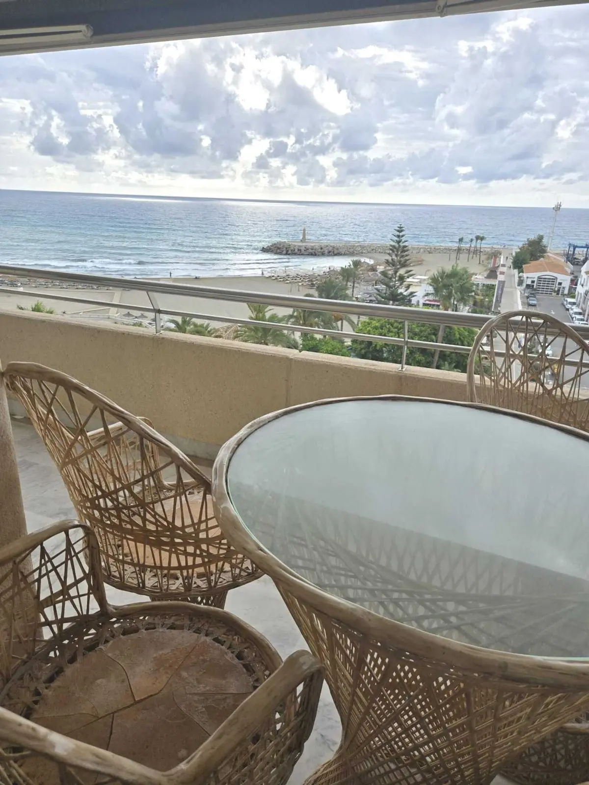 Middle Floor Apartment in Puerto Banús
