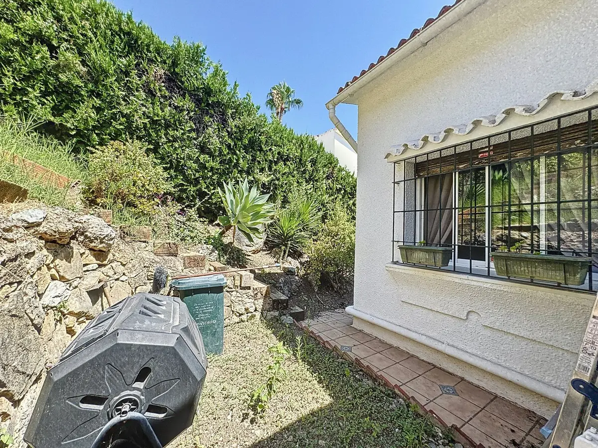 Detached Villa in Nueva Andalucía