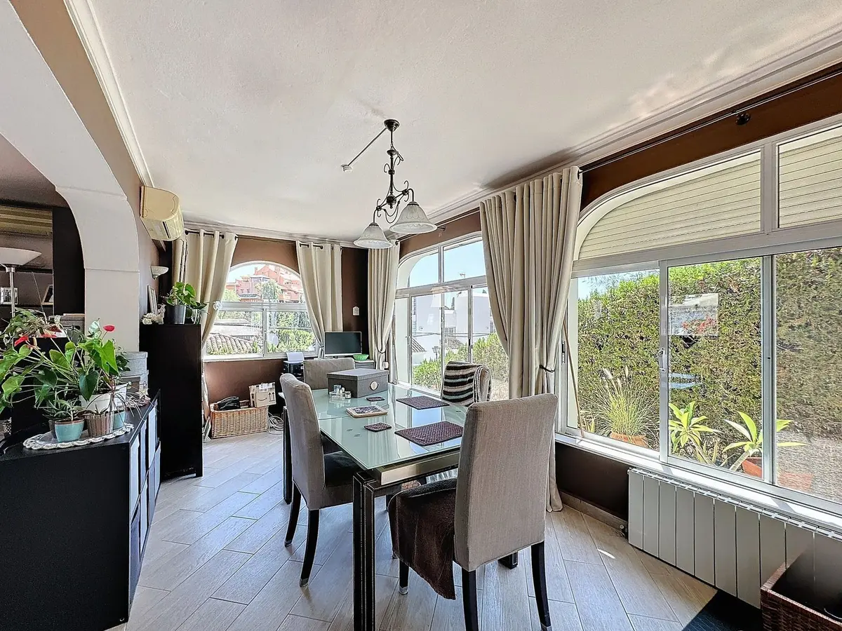 Detached Villa in Nueva Andalucía