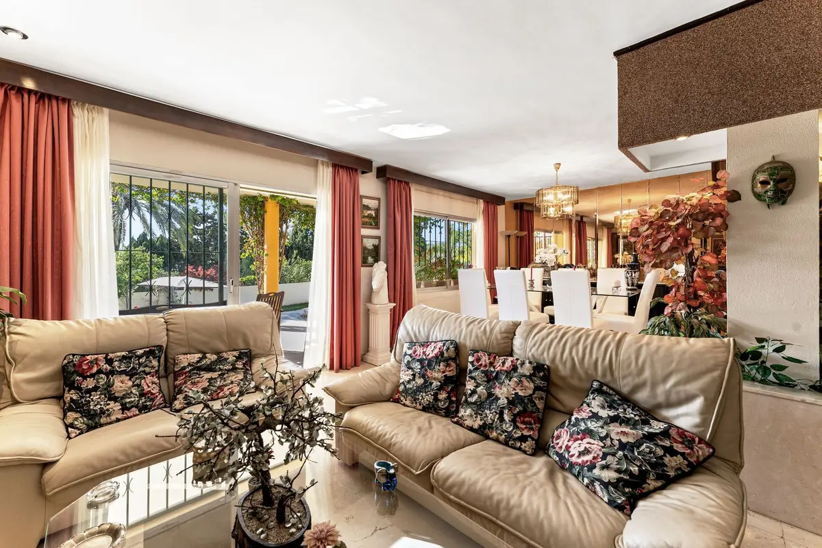 Detached Villa in El Paraiso