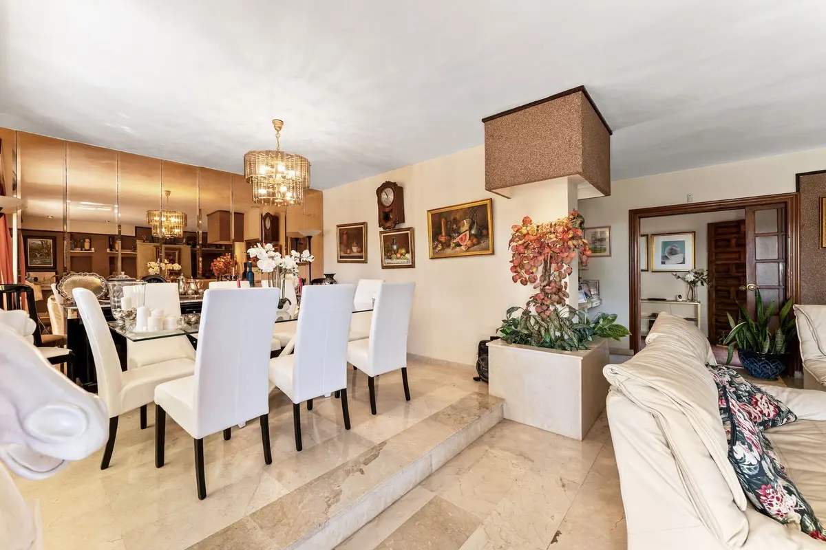 Detached Villa in El Paraiso