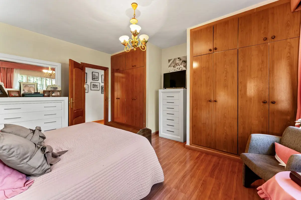Detached Villa in El Paraiso