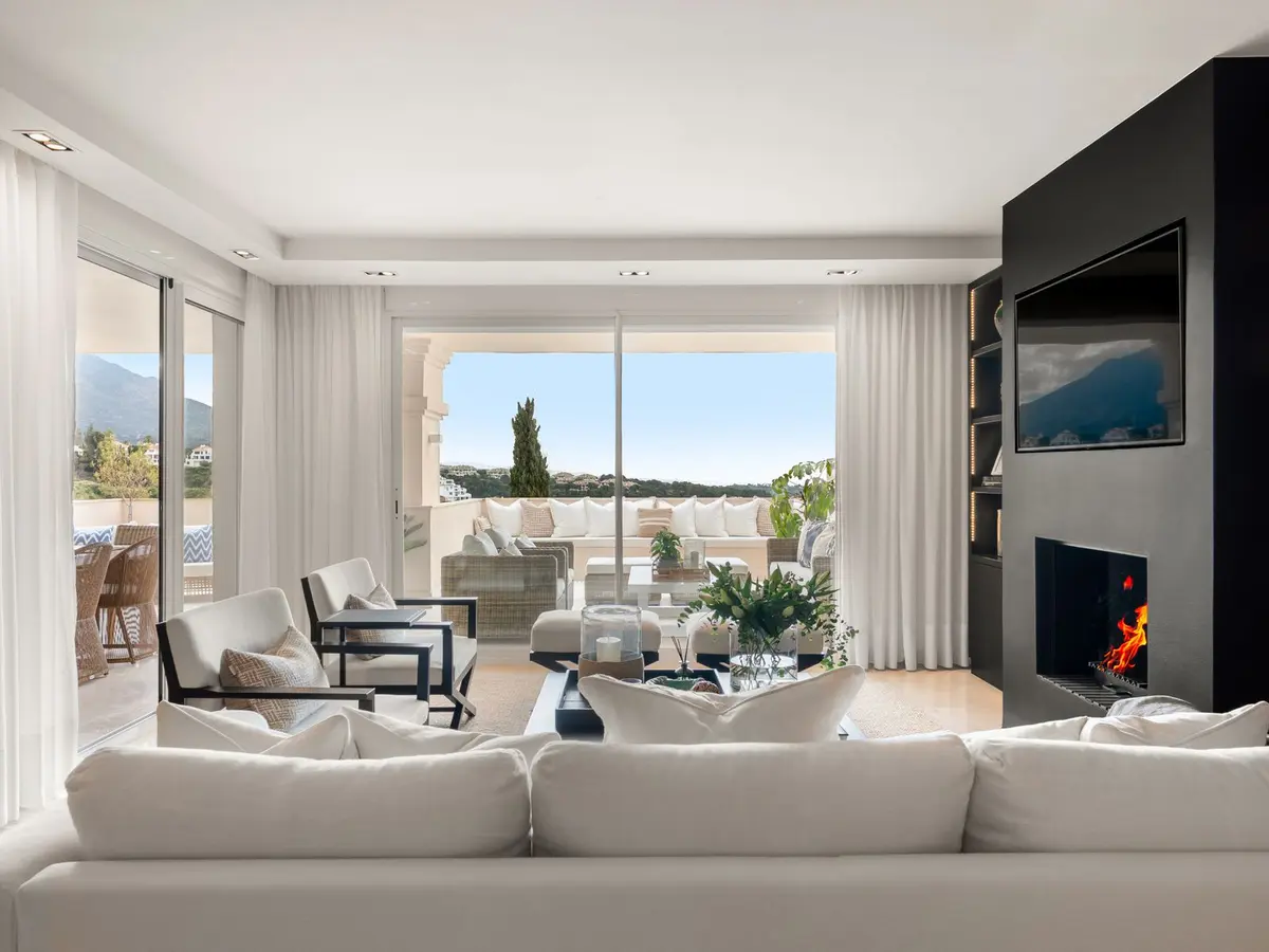 Middle Floor Apartment in Nueva Andalucía