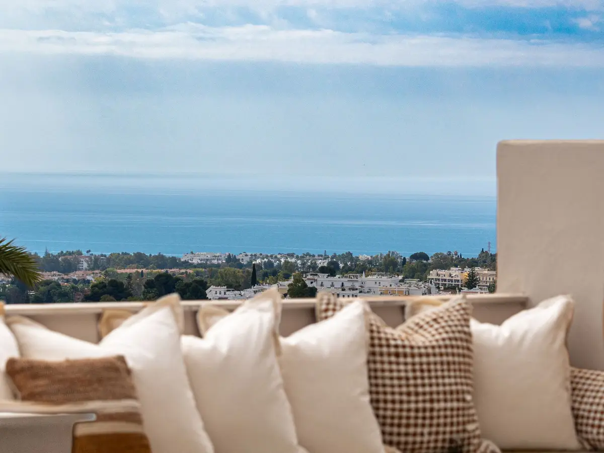 Middle Floor Apartment in Nueva Andalucía