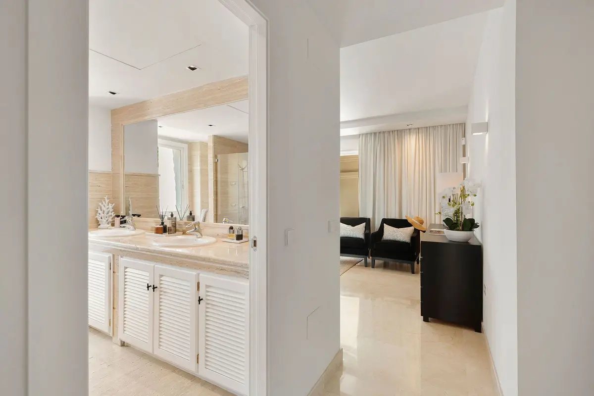 Middle Floor Apartment in Nueva Andalucía