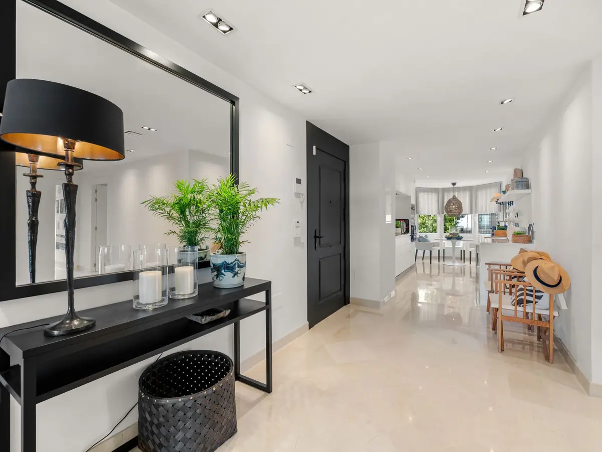 Middle Floor Apartment in Nueva Andalucía
