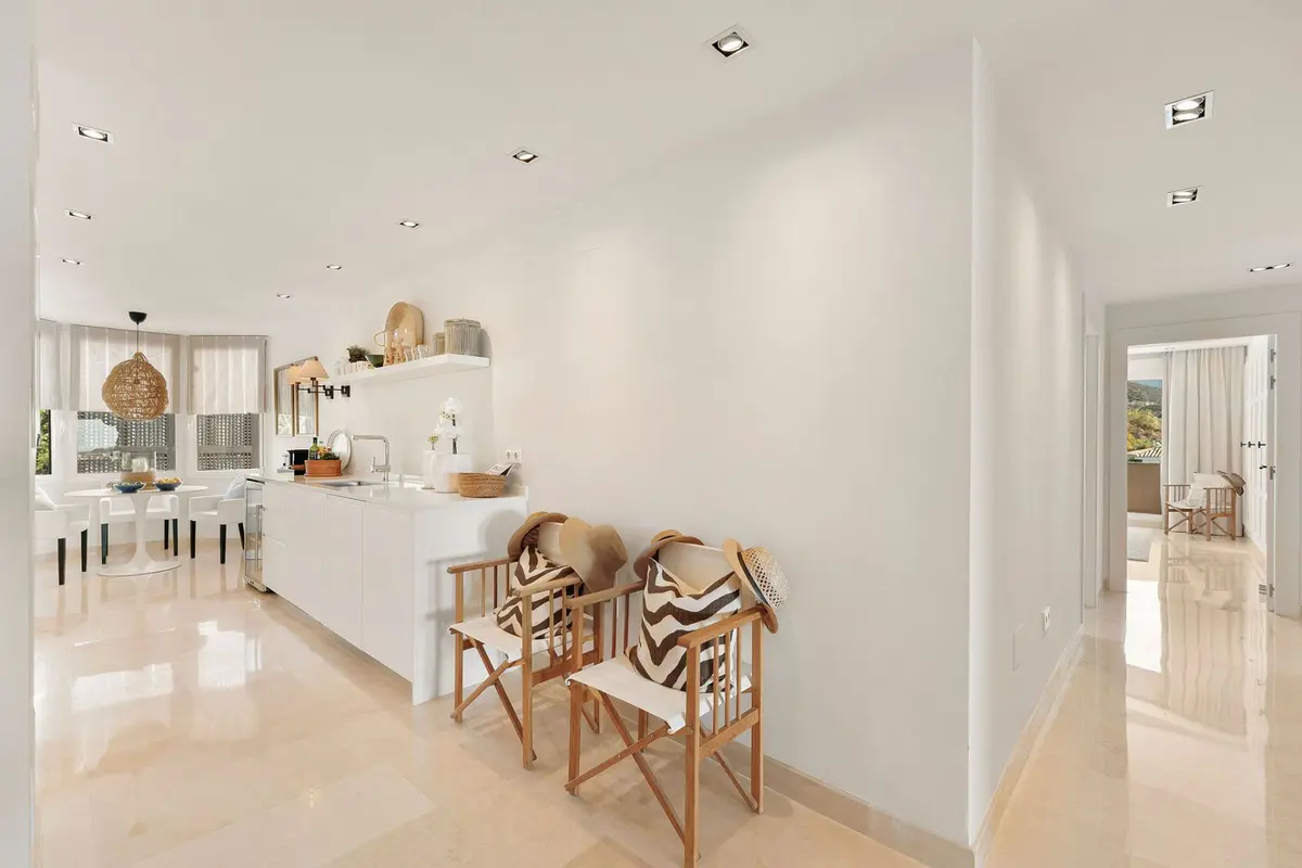 Middle Floor Apartment in Nueva Andalucía