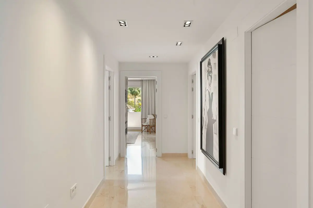 Middle Floor Apartment in Nueva Andalucía