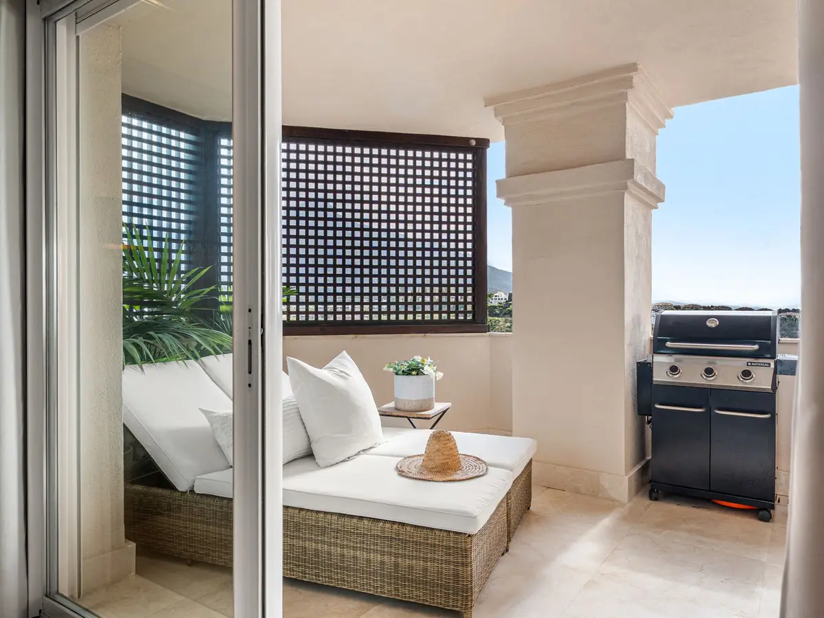 Middle Floor Apartment in Nueva Andalucía