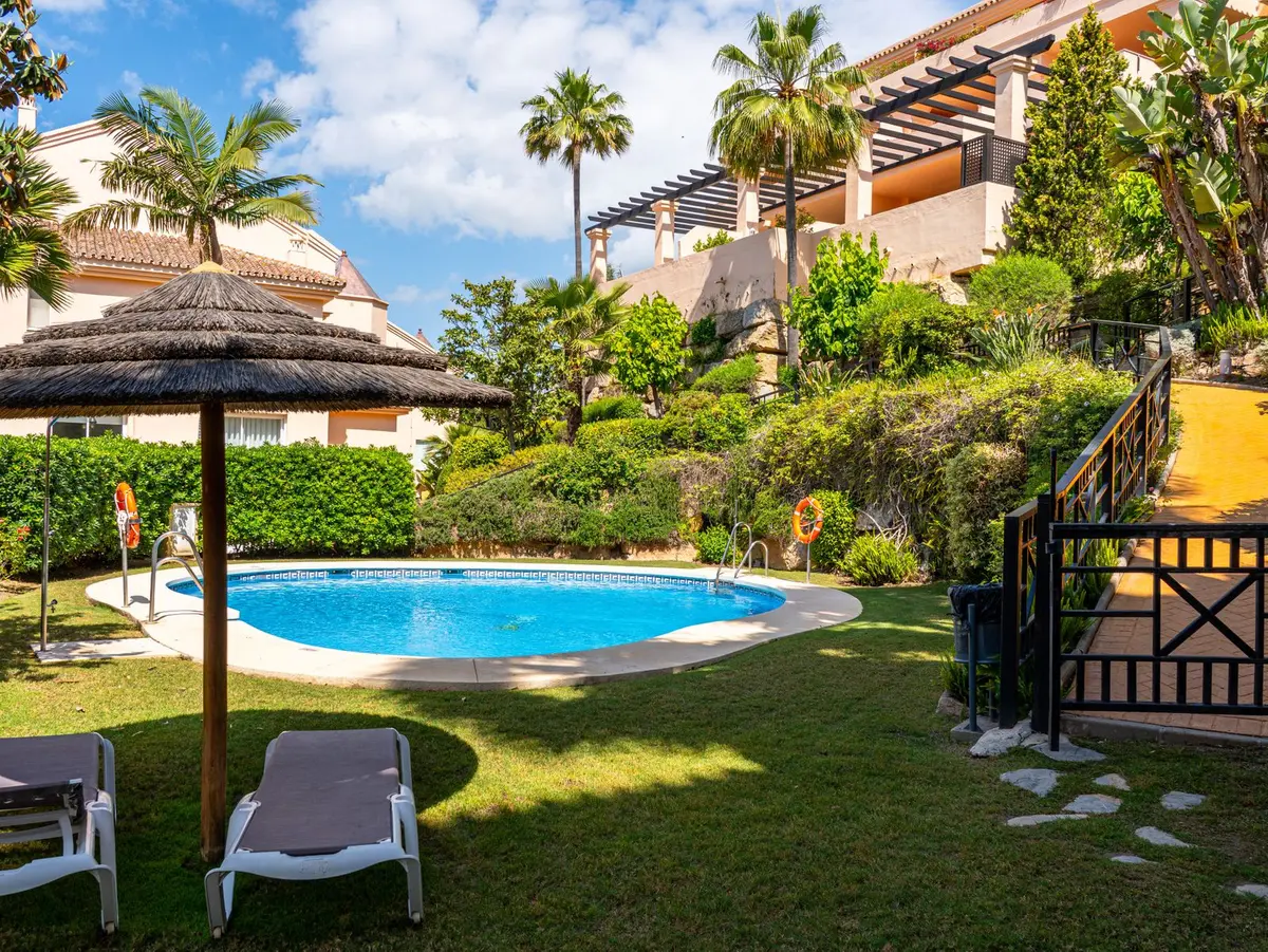 Middle Floor Apartment in Nueva Andalucía
