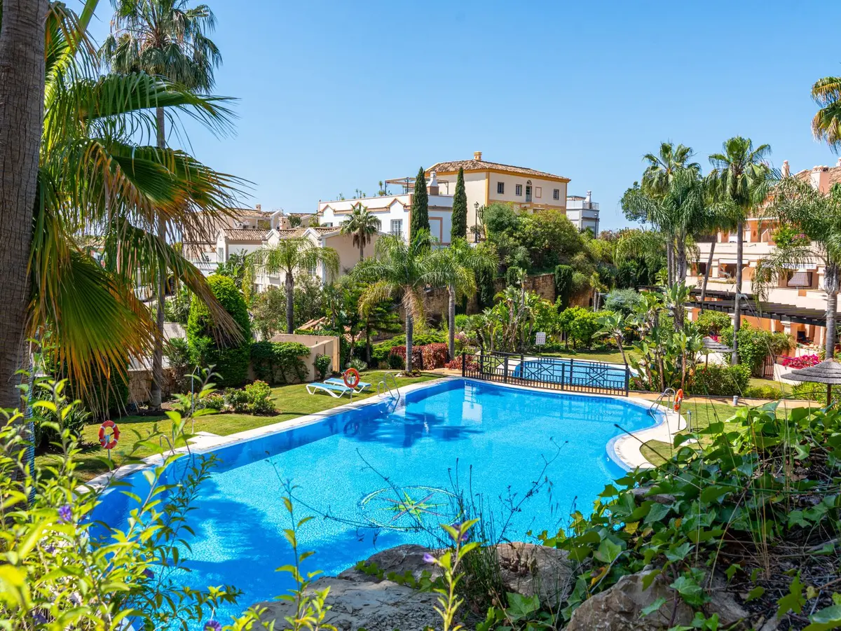 Middle Floor Apartment in Nueva Andalucía