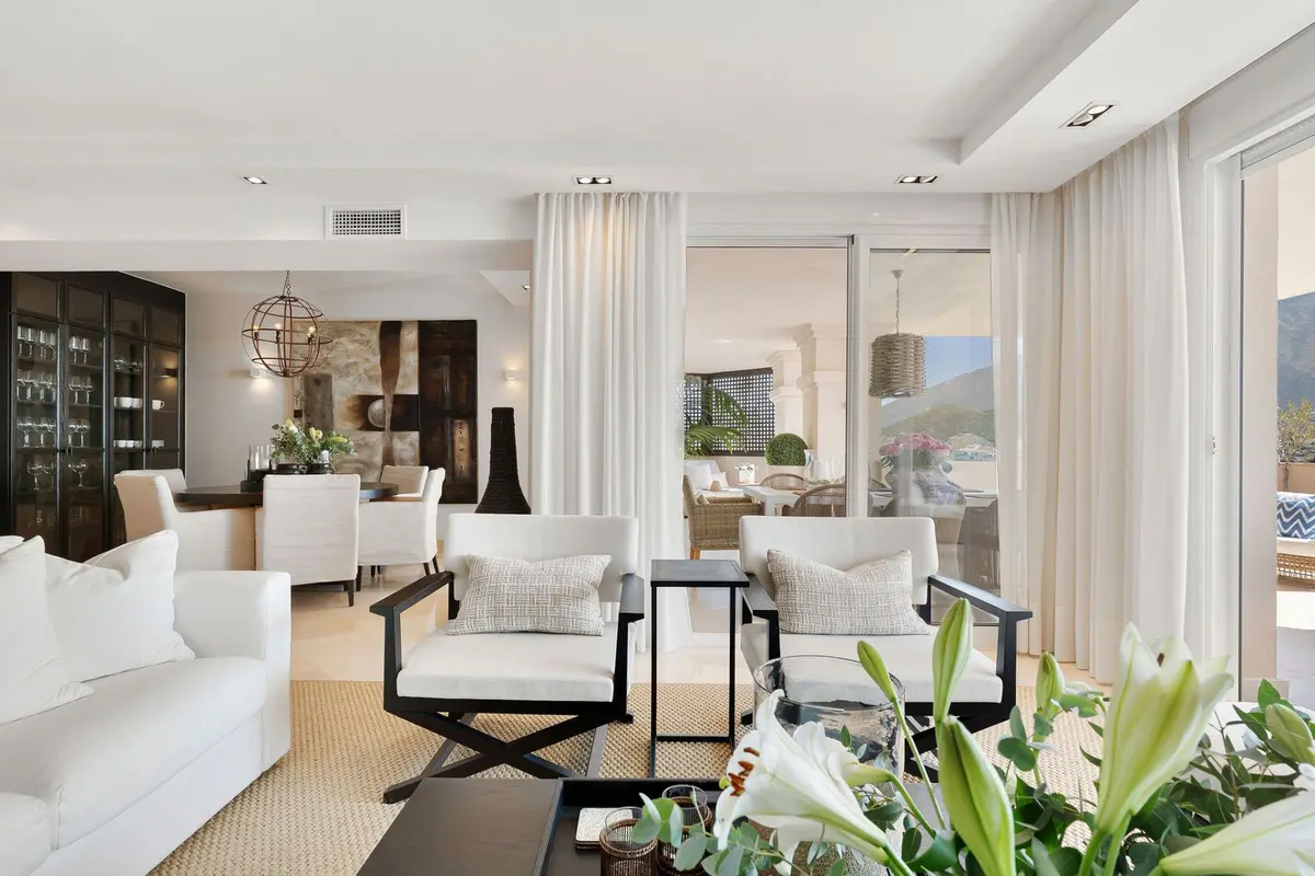 Middle Floor Apartment in Nueva Andalucía
