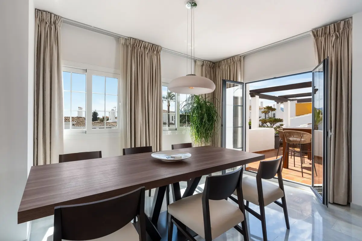 Middle Floor Apartment in Nueva Andalucía