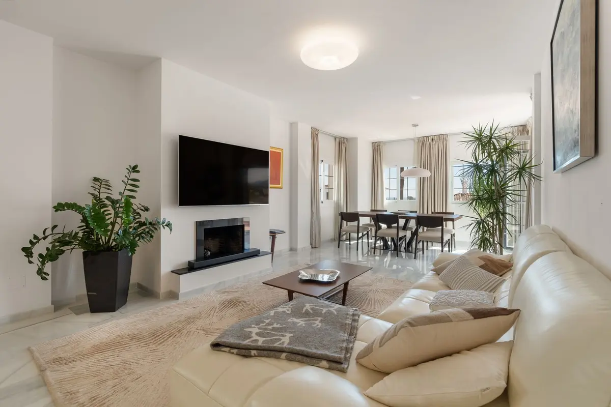 Middle Floor Apartment in Nueva Andalucía