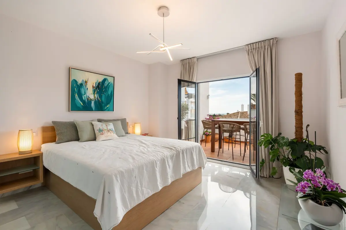 Middle Floor Apartment in Nueva Andalucía