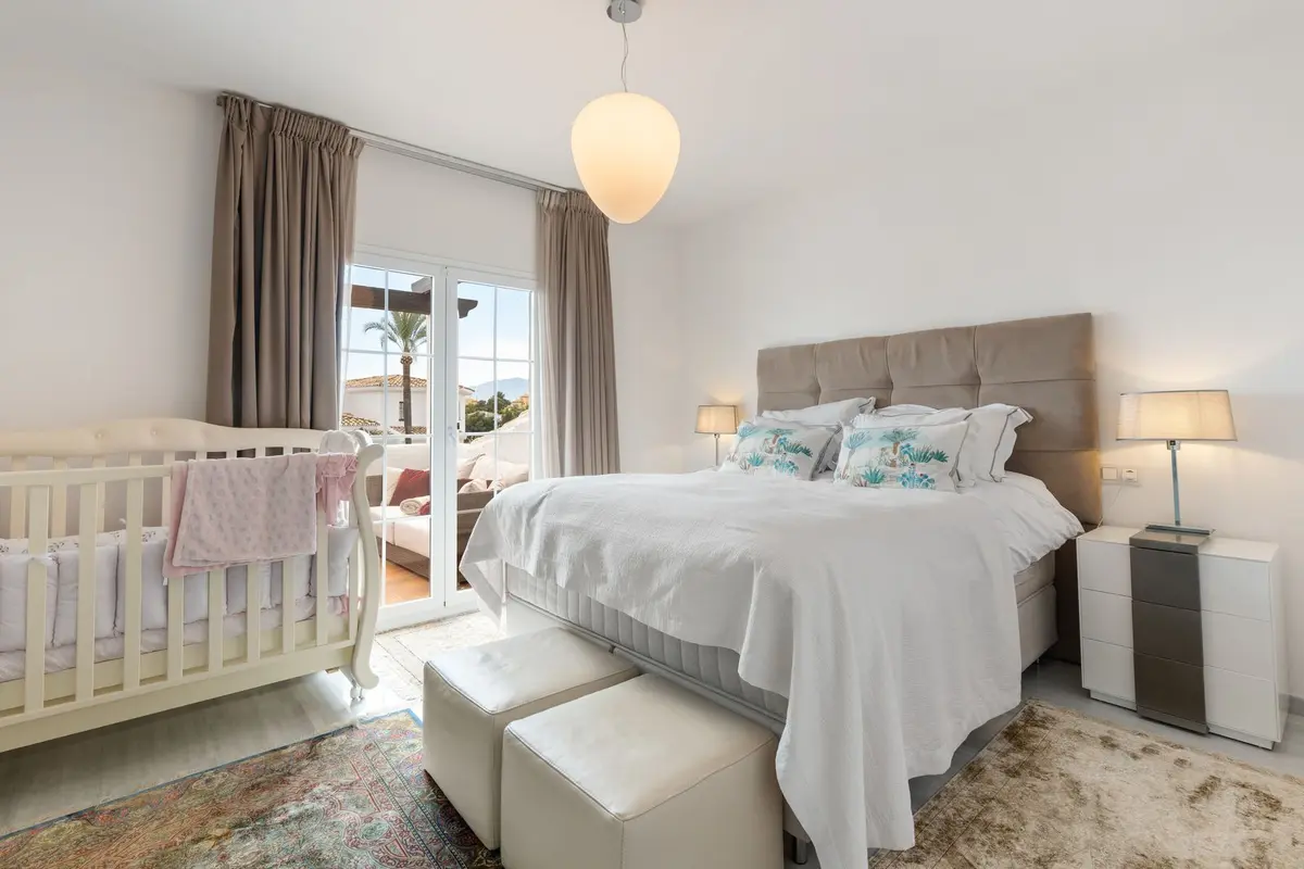Middle Floor Apartment in Nueva Andalucía