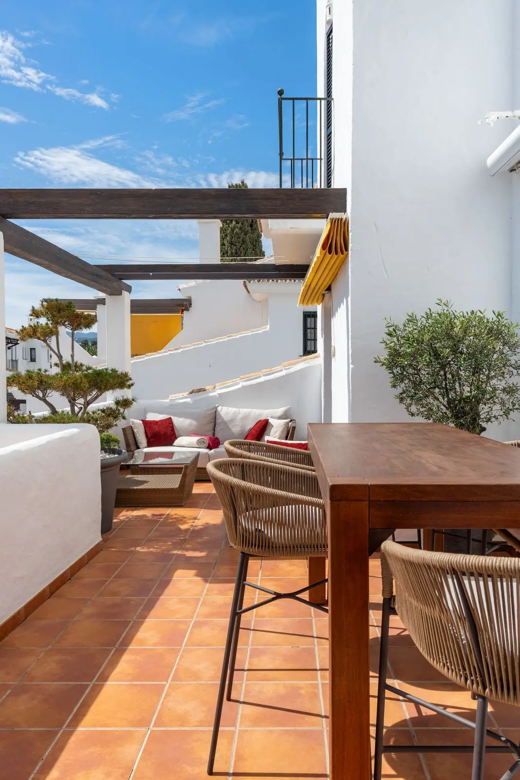 Middle Floor Apartment in Nueva Andalucía