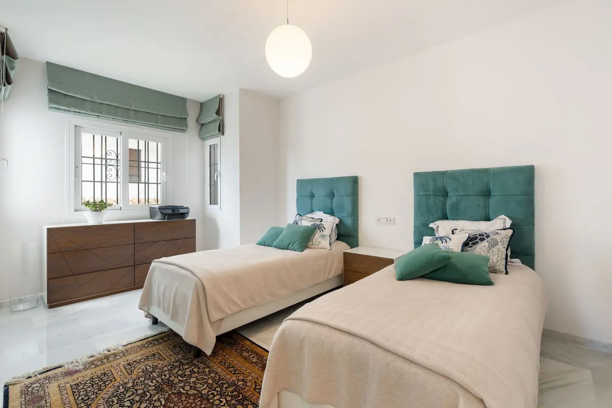 Middle Floor Apartment in Nueva Andalucía