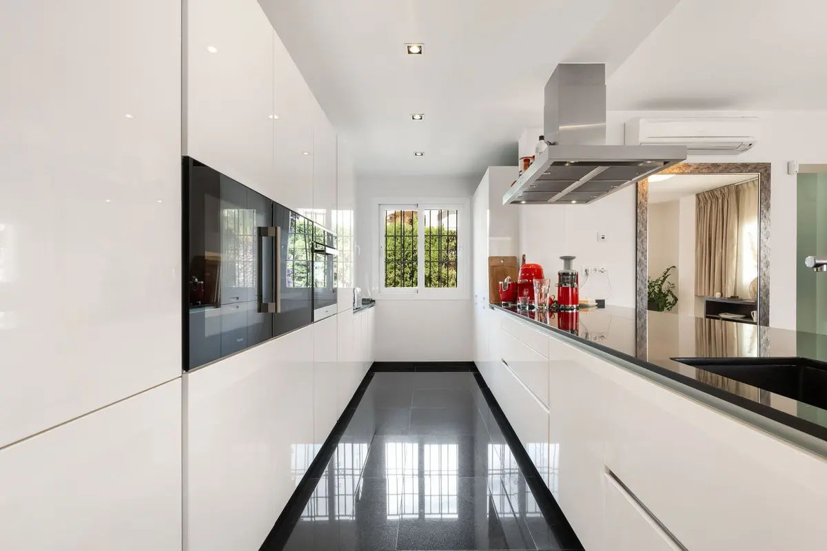 Middle Floor Apartment in Nueva Andalucía