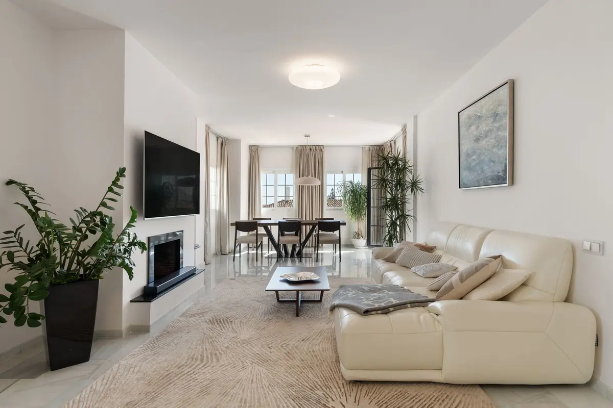 Middle Floor Apartment in Nueva Andalucía