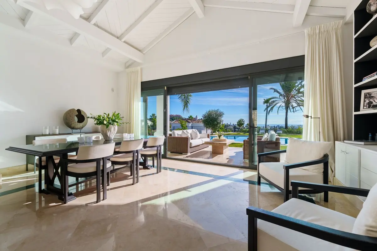 Detached Villa in Nueva Andalucía