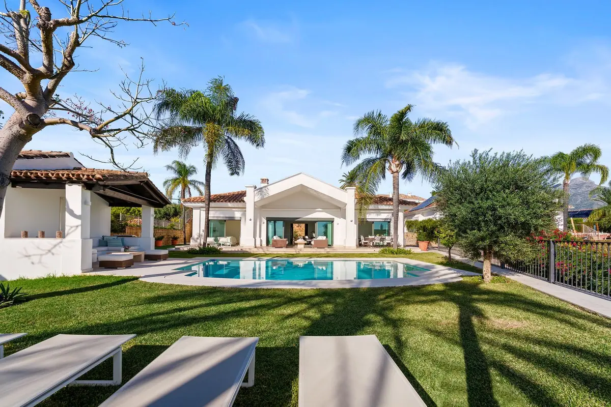 Detached Villa in Nueva Andalucía