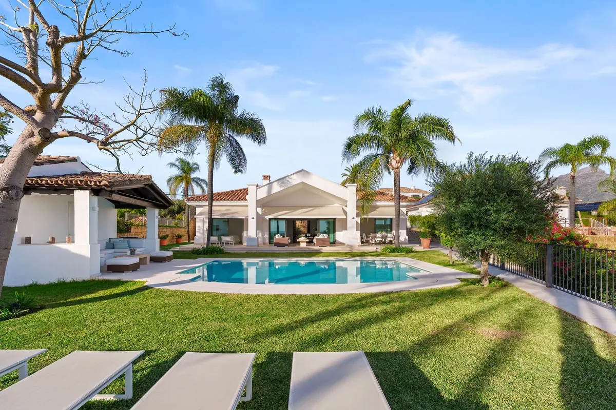 Detached Villa in Nueva Andalucía